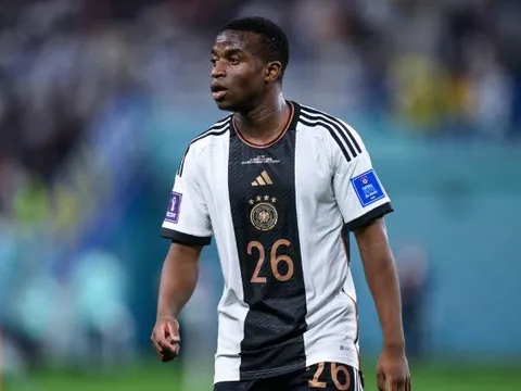 Samuel Eto'o khen mục tiêu của M.U là Messi mới