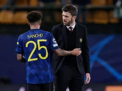 Người cũ chỉ HLV M.U nên thuê thay vì Pochettino