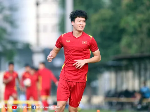 Sang Thai-League, Hoàng Đức làm đồng đội của Chanathip?