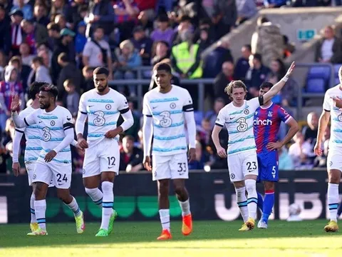 Sao 50 triệu bảng của Chelsea 'đắt hàng như tôm tươi'