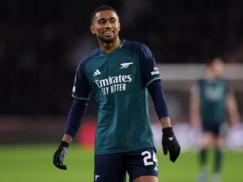 Sao Arsenal tìm thấy lối thoát hiểm với một điều kiện