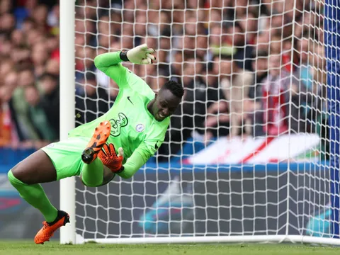 Sao Chelsea bị Paul Merson chỉ trích