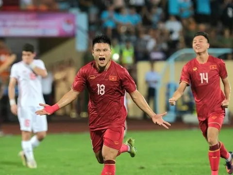 Sao ĐT Việt Nam được ca ngợi; Báo Hàn Quốc sôi sục vì Công Phượng đệ nhị