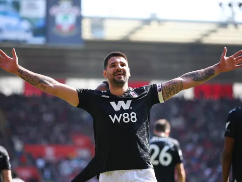 Mitrovic nổi loạn đòi sang Ả Rập, HLV nói lời thẳng thắn