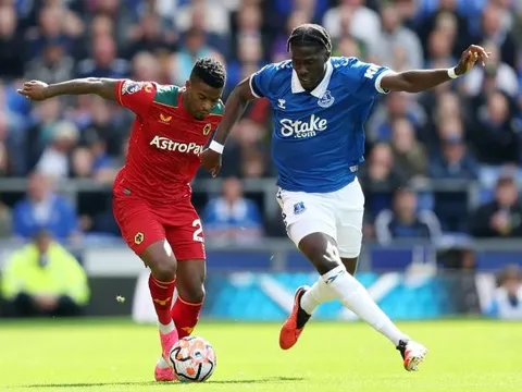 Amadou Onana nói lời đanh thép khi lỡ cơ hội đến Man United