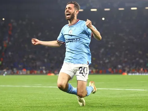 Sao Man City xúi đàn em đừng gia nhập Man Utd