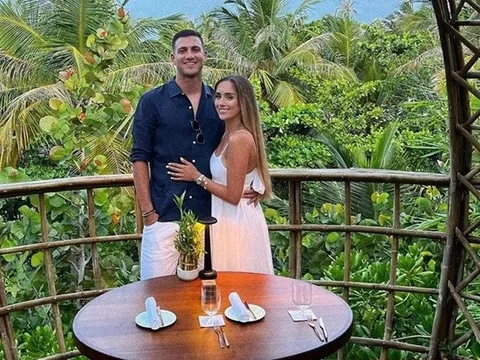 Sao MU khoe khoảnh khắc ngọt ngào bên 'nửa kia' ngày Valentine