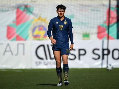 Sao Thái kiều nhập viện, HLV Polking bày tỏ sự lo lắng