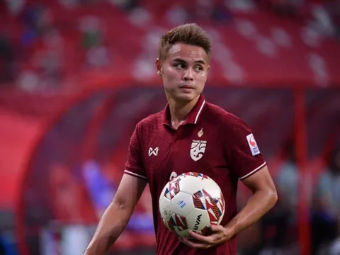 Sao Thái Lan chơi cùi chỏ vào mặt Quang Hải, cựu Còi vàng Việt Nam lên tiếng