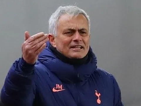 Sao Tottenham múa may bất thành, Mourinho hét 1 câu bên đường biên