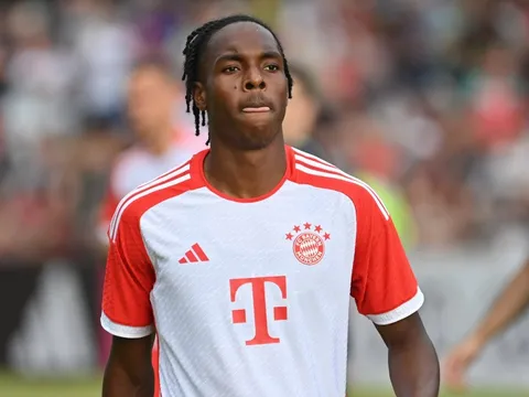 Sao trẻ Bayern khiến Man United mừng thầm