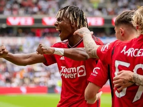 Khẳng định giá trị, sao trẻ Man Utd khiến Sancho run rẩy