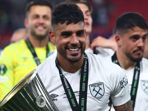 Sao West Ham sở hữu bộ sưu tập cúp châu Âu chưa từng có