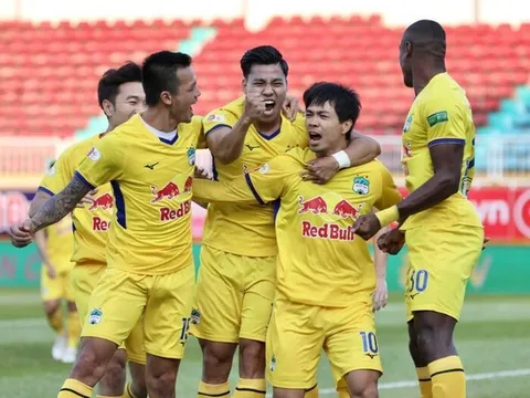 Văn Thanh đàm phán bến đỗ mới; Thầy Park nhận định về Dortmund