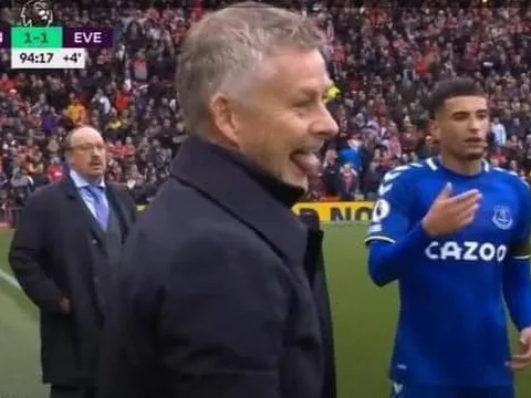 Man Utd hòa như thua, Solskjaer gây sốc khi cười khoái trá