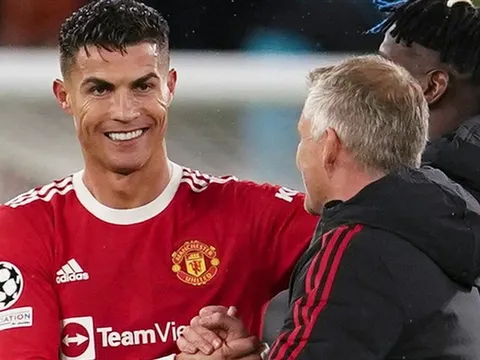CHÍNH THỨC! Ronaldo thắng giải đầu tiên ở Premier League, một kỷ lục