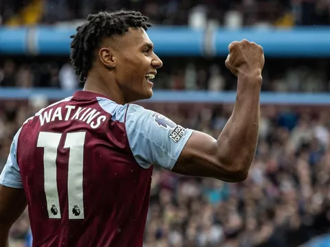 Sát thủ Villa gửi thông điệp tới Tottenham