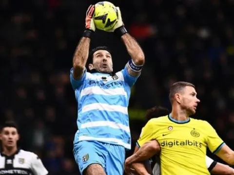 Sau 27 năm, Buffon vẫn bắt chính ở San Siro