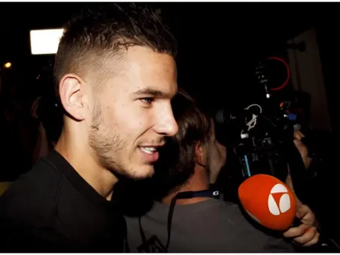 Sau Boateng, đến lượt Lucas Hernandez bị phạt tù