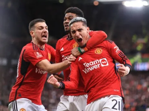 Sau tất cả, MU dùng "vũ khí cũ" đánh bại Liverpool