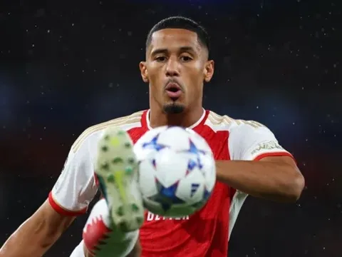 Sau Ten Hag, đến lượt Arteta méo mặt