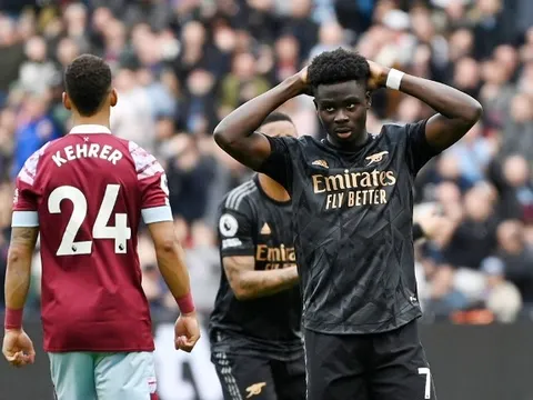 Saka hóa 'tội đồ', Arsenal chia điểm đau đớn trước West Ham