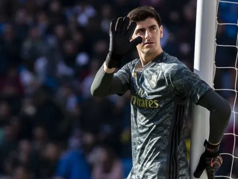Sau Zidane, đến lượt Courtois phát biểu 1 điều khiến CĐV Real phát hờn