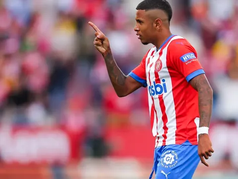 Deco thừa nhận Barca đang theo dõi hiện tượng La Liga