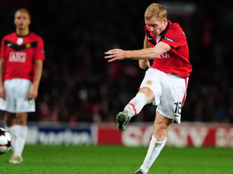 'Scholes mới' ở trước mắt, nhưng Ten Hag cần một phép màu