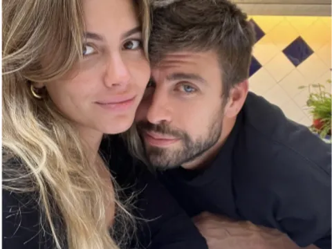Gerard Pique bình luận công khai về tình trẻ