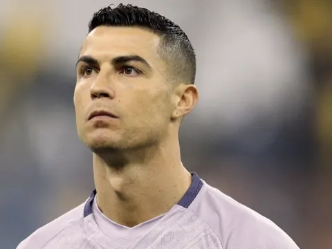 Piers Morgan tiết lộ những chia sẻ của Ronaldo về cuộc sống ở châu Á