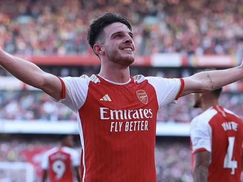 Mikael Silvestre nói thẳng ưu thế của Rice