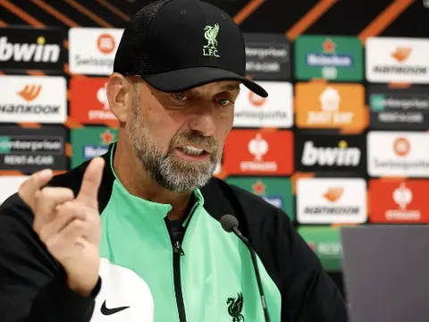 Liverpool đưa 3 'đá tảng' vào tầm ngắm