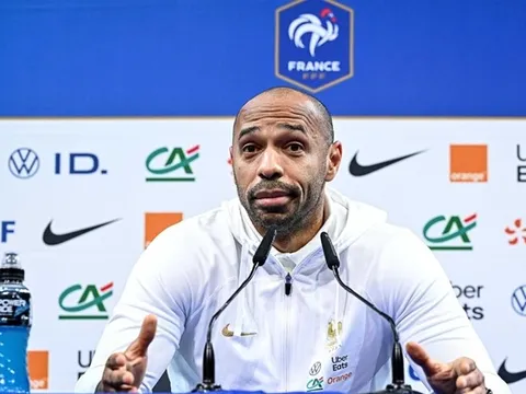 Thêm một đội bóng từ chối Henry