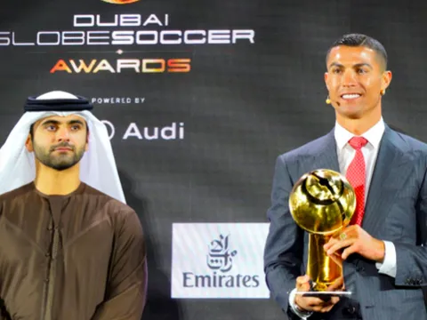 CHÍNH THỨC! Vượt Messi, Ronaldo là cầu thủ hay nhất đầu thế kỷ 21