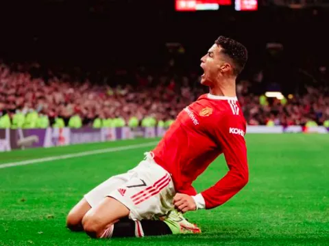 Nhà Glazer phát biểu sai thông tin cơ bản về Ronaldo