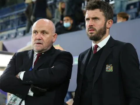 Scholes: 'Carrick và cả dàn BHL Man Utd nên bị sa thải'