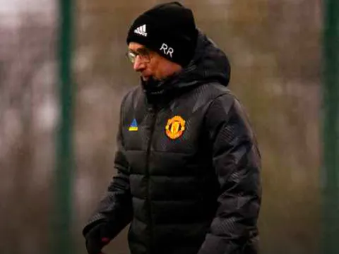 'Rangnick đã huấn luyện được 42 năm, thật tệ hại'
