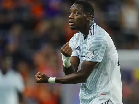 Liverpool tranh tiền đạo 18 tuổi với Man Utd