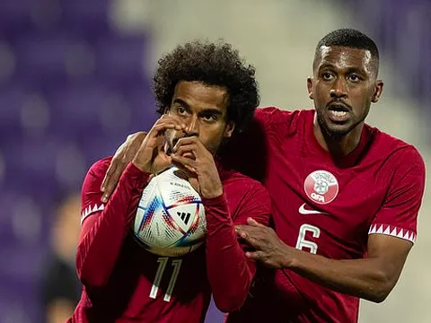 FIFA bị cảnh báo về thổi phạt đền cao bất thường cho Qatar