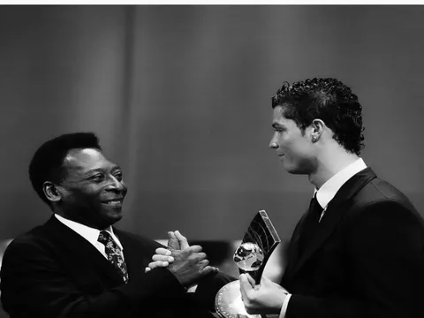Ronaldo gửi lời tiếc thương vô hạn đến Pele