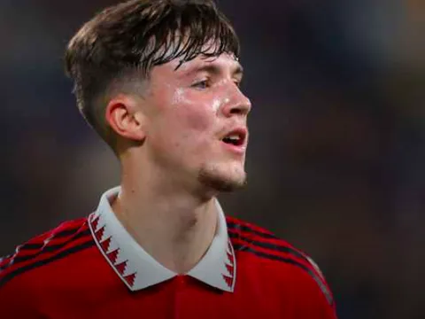 CHÍNH THỨC! Cầu thủ thứ 5 chia tay Man Utd