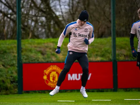 Vượt mặt Chelsea, Newcastle, tân binh cập bến Man Utd