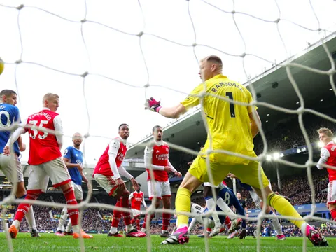 "Quá xứng đáng! Arsenal cần rút ra bài học và đi tiếp"