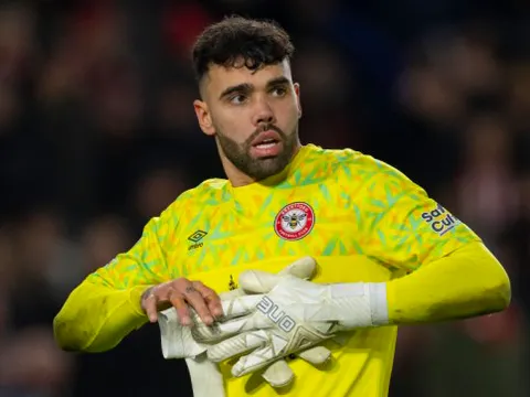 CHOÁNG! Ngã ngửa vụ David Raya tới Arsenal, tất cả đã việt vị