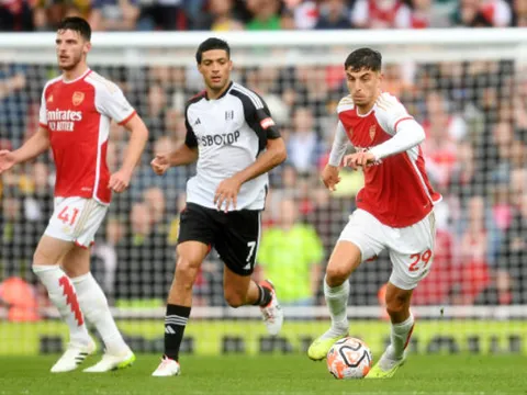 "Tôi rất ngạc nhiên khi thấy cậu ấy tới Arsenal"