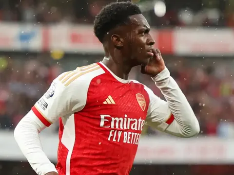 Darren Bent đòi công bằng cho Nketiah