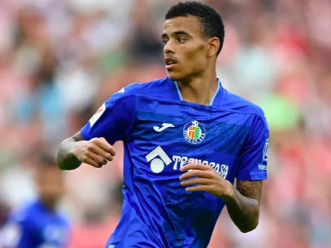 Đá chính trận đầu, Mason Greenwood lập tức có kiến tạo