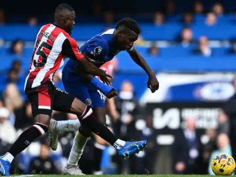 Jackson nổi đóa, Pochettino phải can ngăn