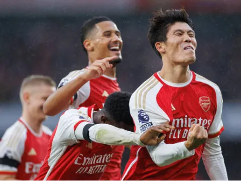 NÓNG! Tomiyasu chốt khả năng rời Arsenal